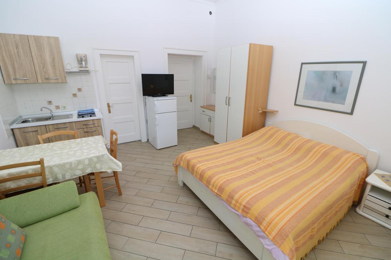 Studio Apartments Cavrak With Terrace Baska  Exterior photo